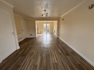 Sitting Room (1)- click for photo gallery